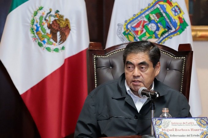 Ante críticas de Felipe Calderón, Barbosa le responde que no tiene autoridad moral