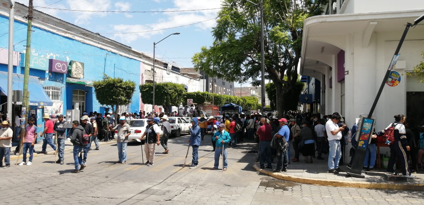 Habitantes de Coyomeapan cerraron las calles de Tehuacán para impedir que se detuviera a involucrados en el conflicto del 9 de mayo
