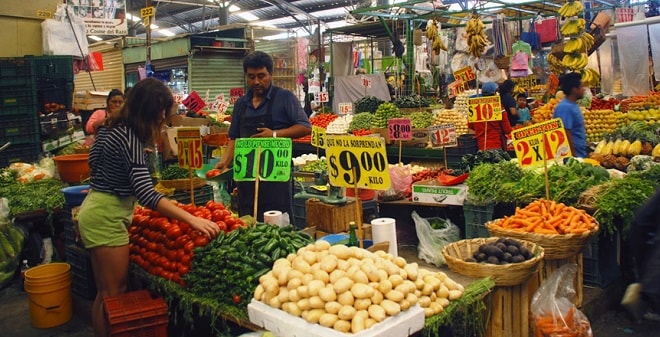 Habrá operativos de seguridad en los mercados del estado