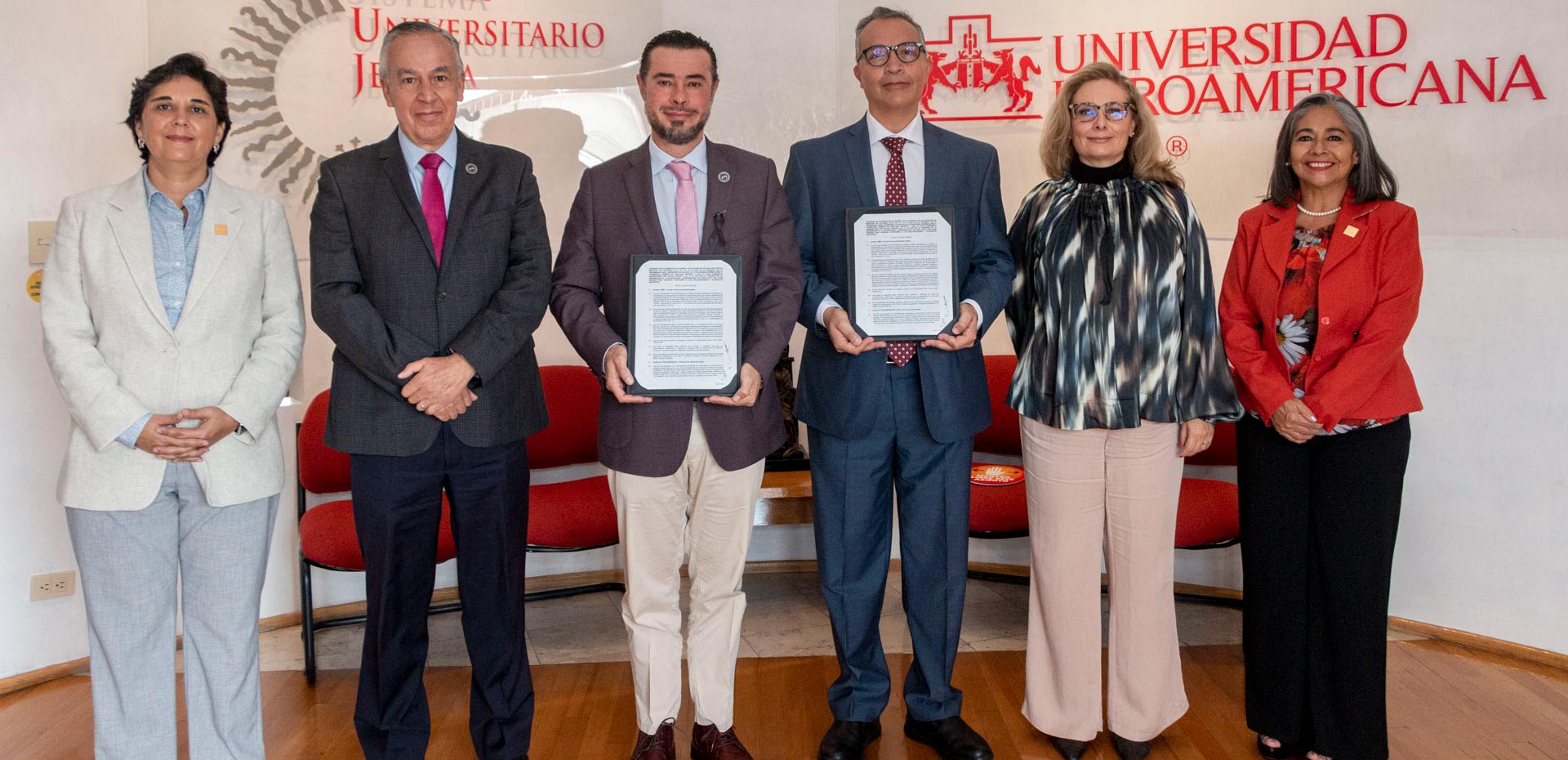 La Ibero Puebla y el Grupo Bolsa Mexicana de Valores firman convenio de colaboración