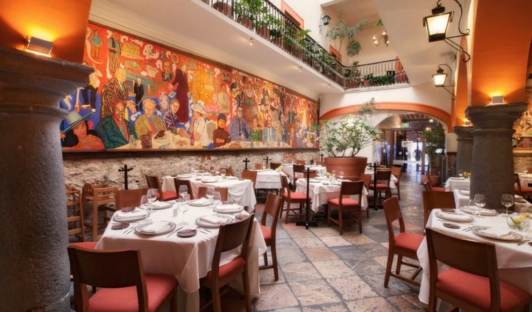 Restaurantes de la CANIRAC volverán a pedir cubrebocas ante aumento de contagios
