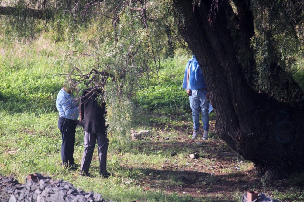 En Cuautlancingo, hallan cuerpo de un hombre colgado de un árbol