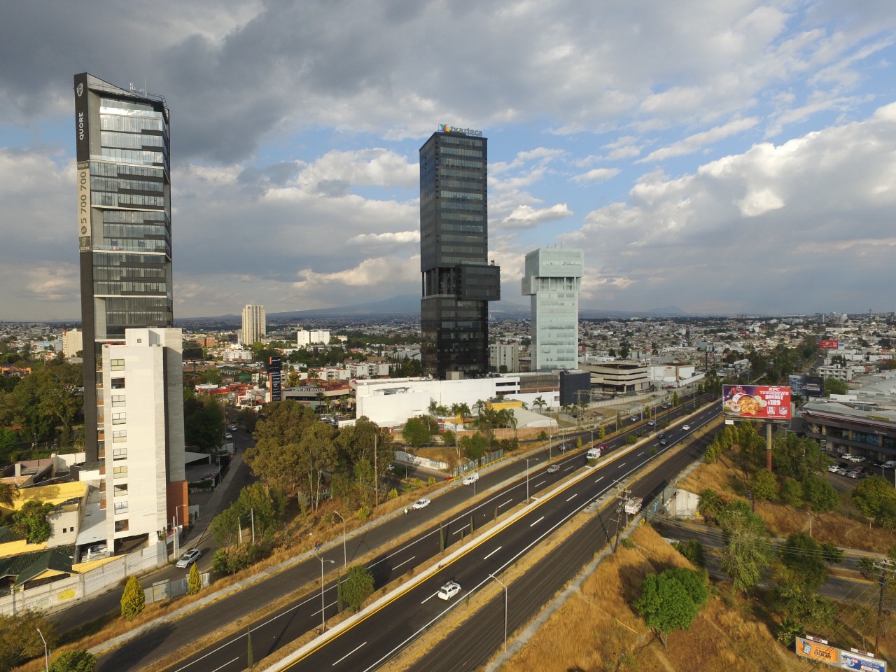 Mejora gobierno estatal movilidad en zona metropolitana; MBH inaugura rehabilitación de la Recta a Cholula 
