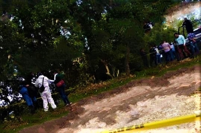Hallan mujer embolsada en paraje del municipio de Huauchinango