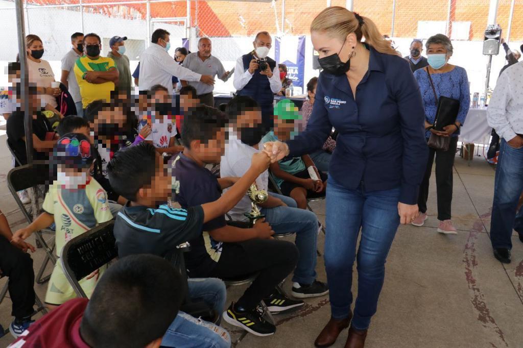 Encabeza Paola Angon Jornada  de Atención Ciudadana “Va por tu Barrio” en Jesús Tlatempa  