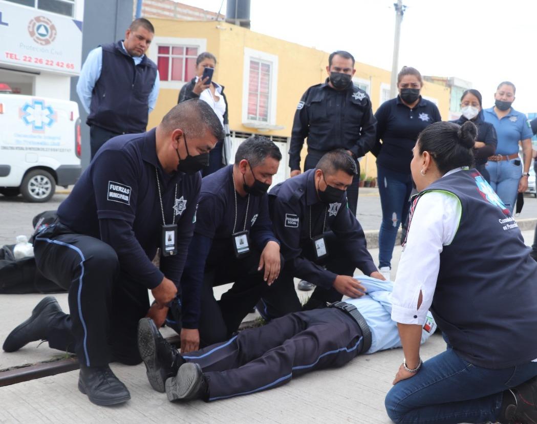 Capacitan a elementos de la SSC de San Pedro Cholula en primeros auxilios y protección civil