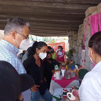 IBERO Puebla y Cáritas empoderan a campesinos con capacitaciones