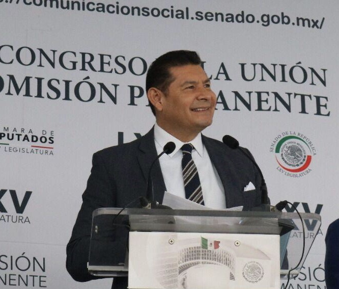 Armenta Mier es electo presidente de la Mesa Directiva del Senado