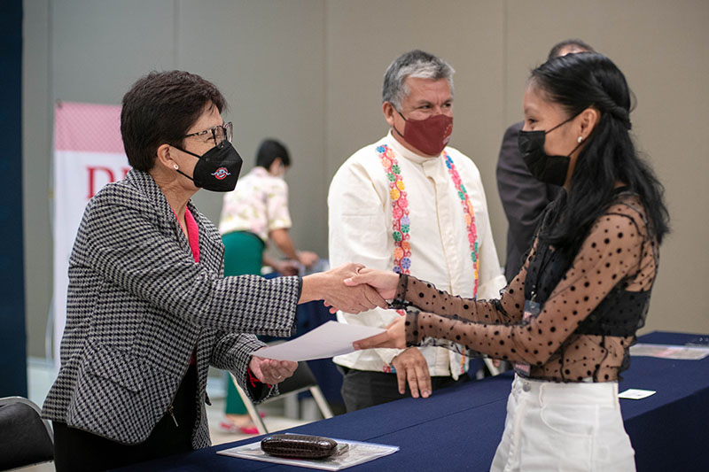 Clausura Lilia Cedillo el Diplomado Internacional en Lingüística Aplicada 2022 