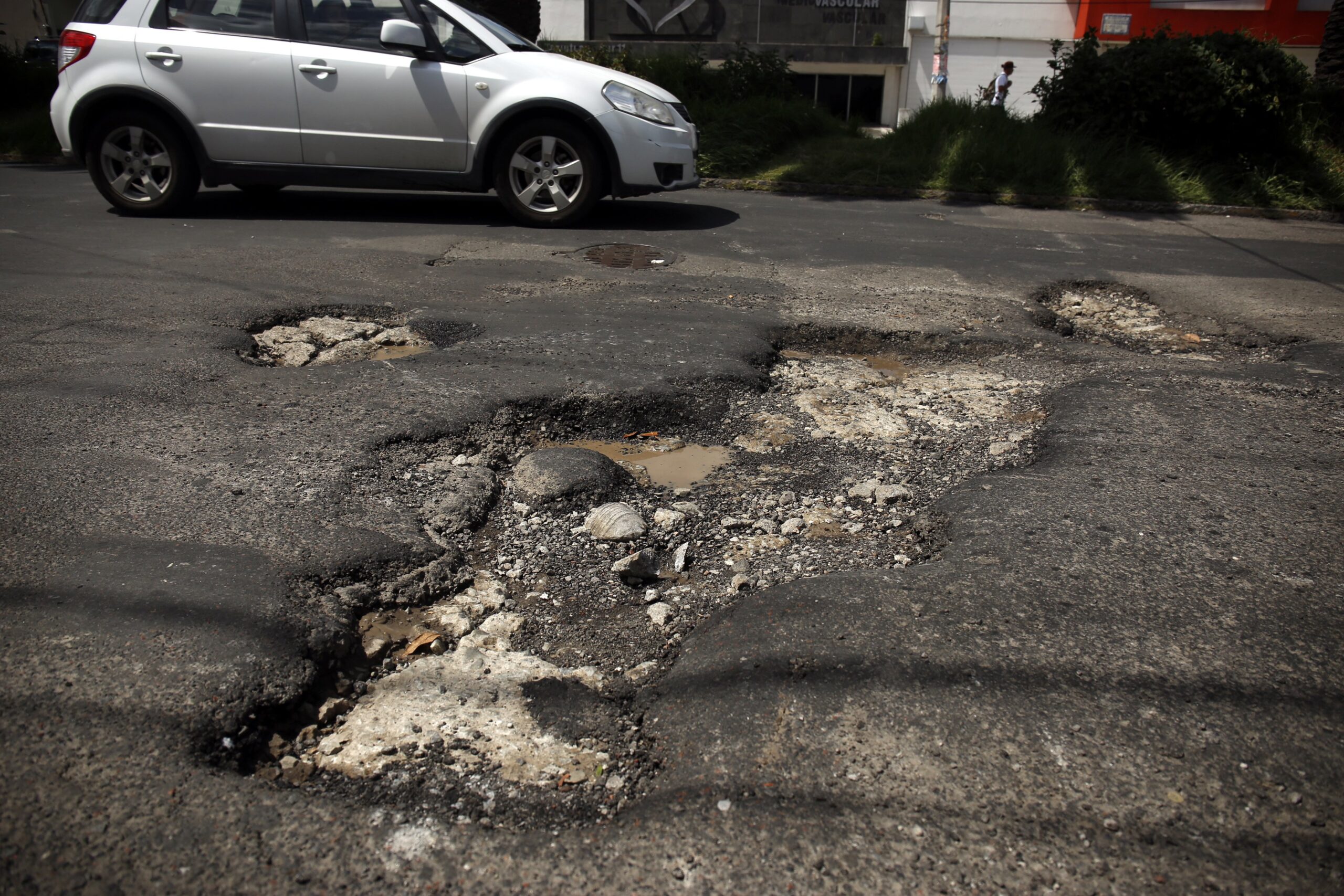 60 % de las calles de la capital están en mal estado, reconoce el Ayuntamiento de Puebla