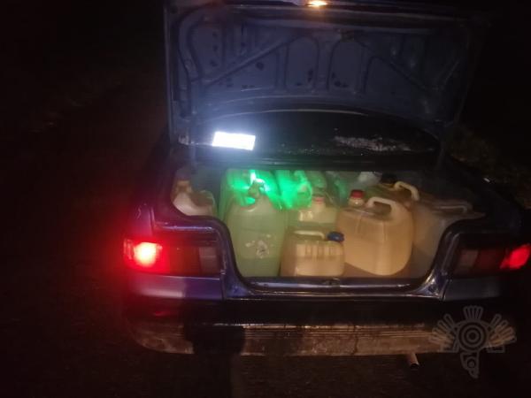 En Huauchinango detienen vehículo con combustible robado