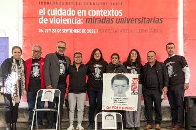 Un hijo es todo en nosotros: padres de los 43 reclaman justicia