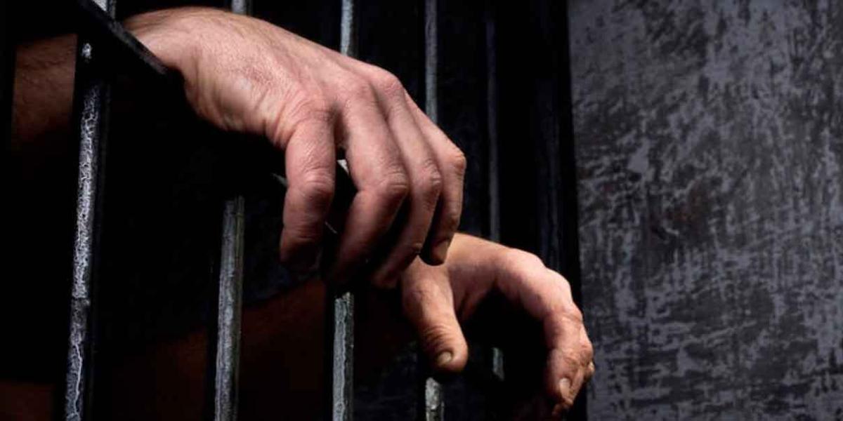 Sentencian a expolicía estatal a 28 años de cárcel por el secuestro exprés de dos reporteros