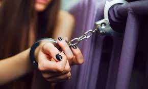 Lo sentencian a diez años de cárcel por prostituir a una adolescente
