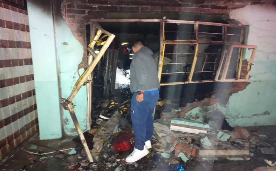 Saldo de un herido grave, deja explosión de pirotecnia en el centro de Tehuacán