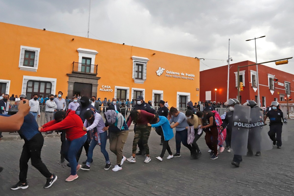 Gobierno de Puebla analizará la recomendación de la CNDH sobre normalistas de Teteles