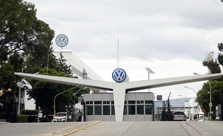 Volkswagen se va a paro técnico total por una semana debido a falta de componentes