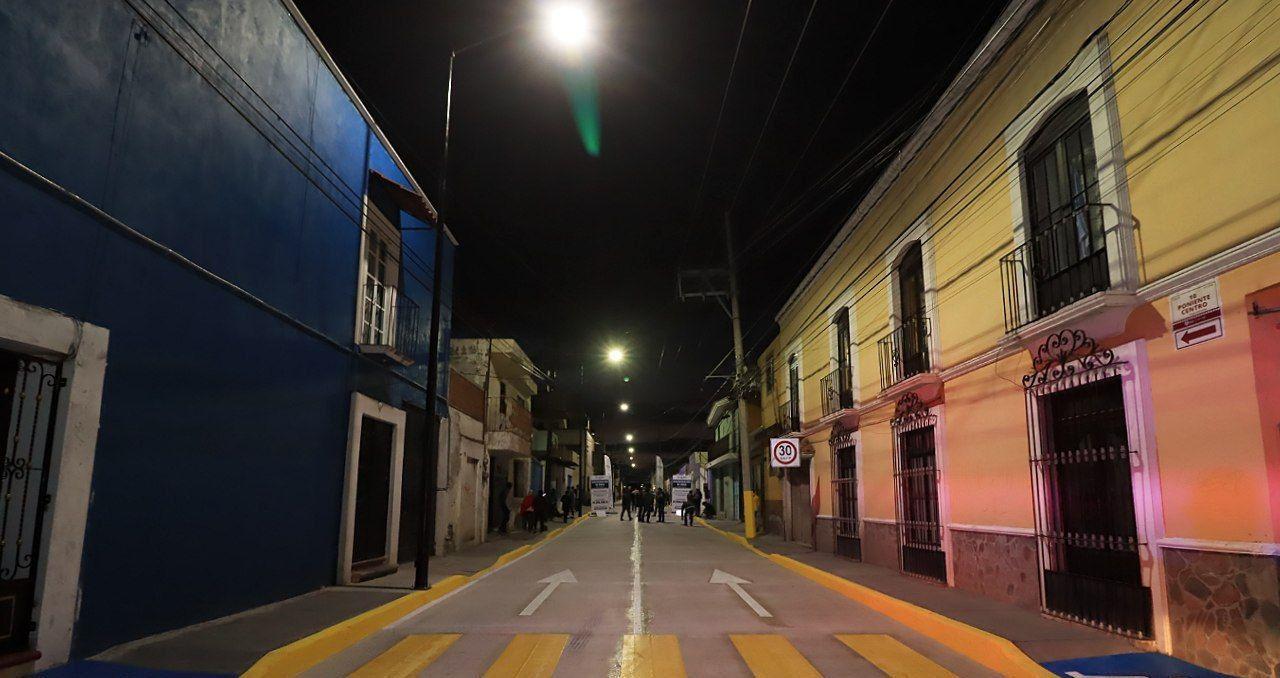 Paola Angon entrega mejora de la calle 10 poniente, en el centro de San Pedro Cholula  