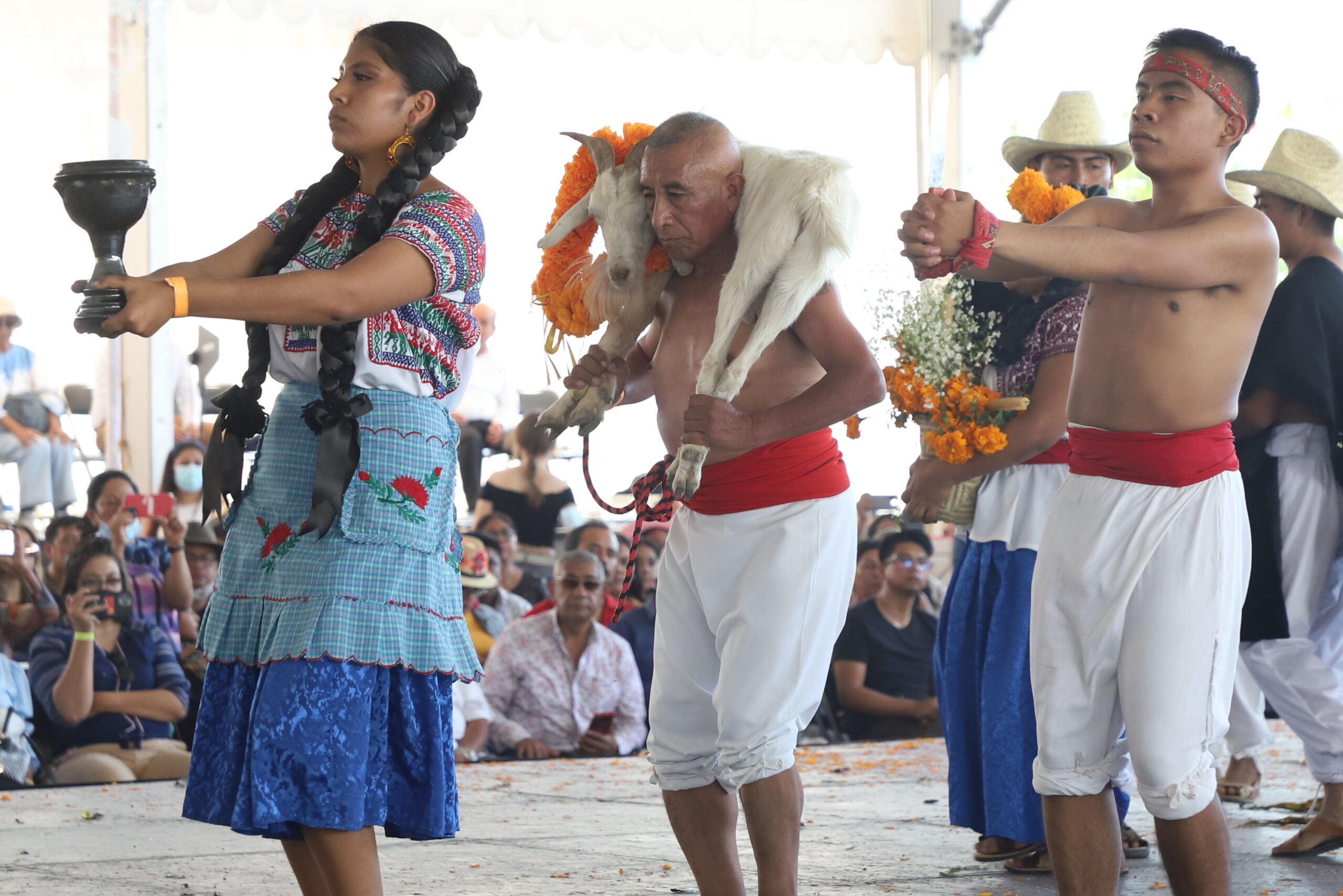 Arranca en Puebla la temporada de Mole de Caderas
