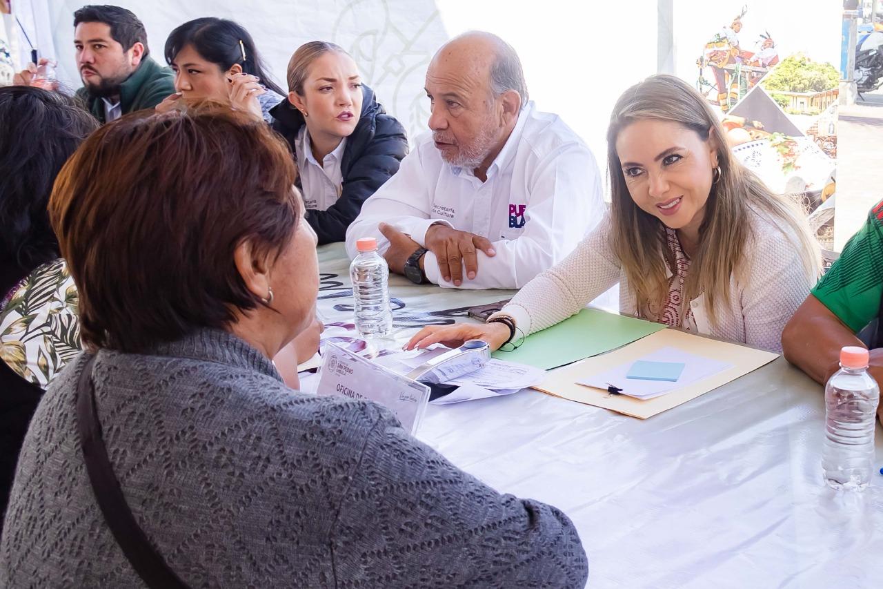 Paola Angon visita Momoxpan y Cocoyotla para acercar servicios y obras