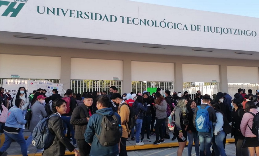 En UT de Huejotzingo realizan paro; exigen salida del rector