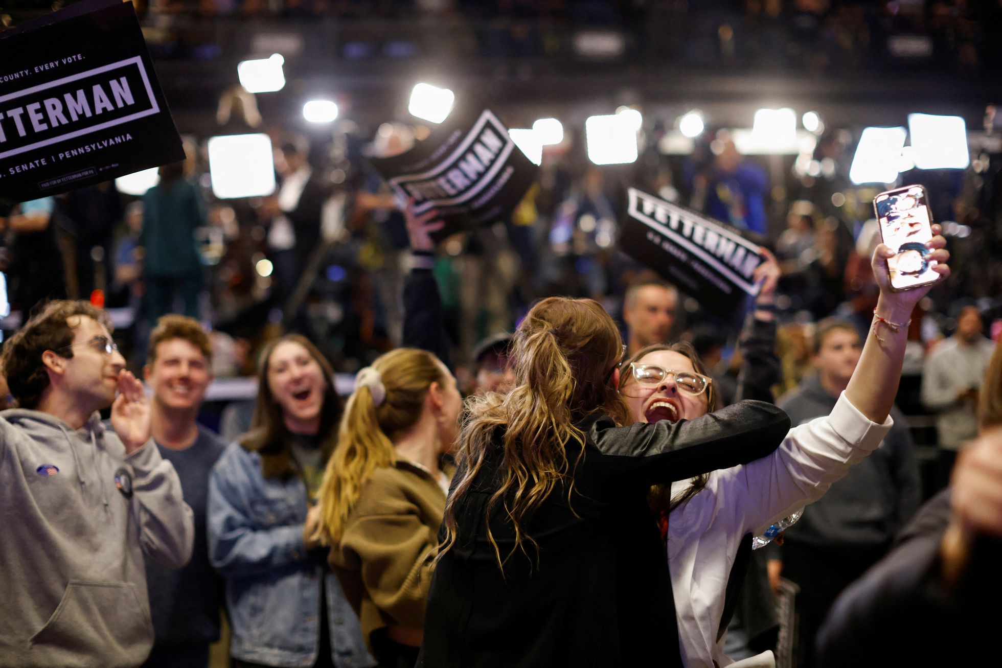 Republicanos aventajan en la elección de representantes de Estados Unidos; en el Senado se mantiene incierto el resultado