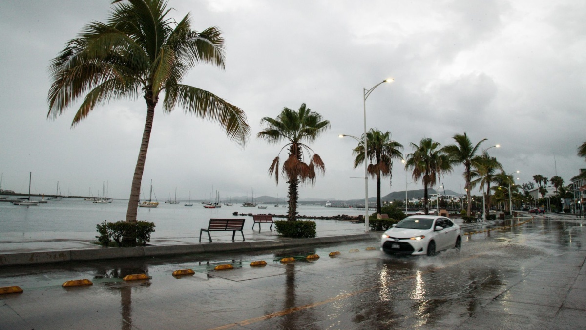 Saca el paraguas y abrígate: Se esperan lluvias y vientos fuertes en algunos estados del país