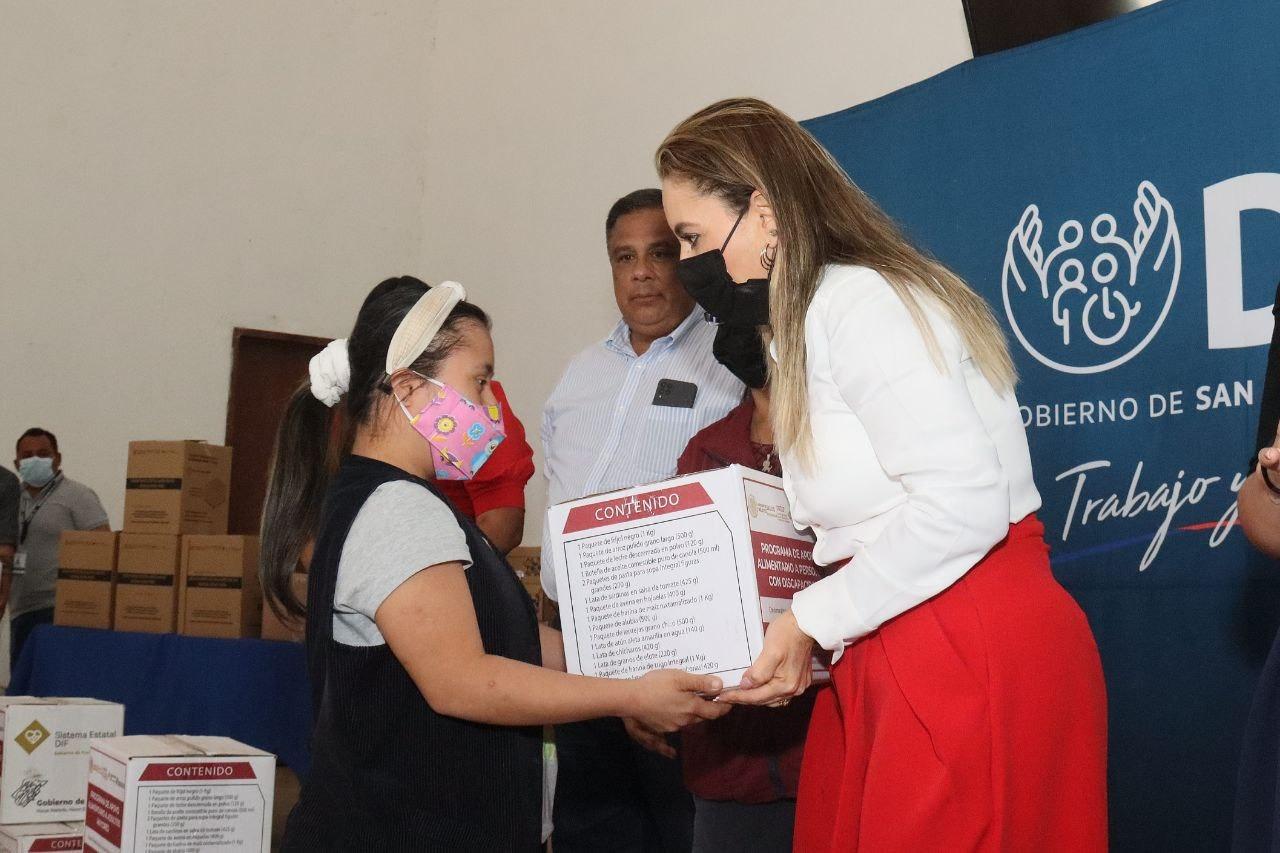 Con entrega de apoyos y Mercadif, la alimentación de los Cholultacas se fortalece: Paola Angon 