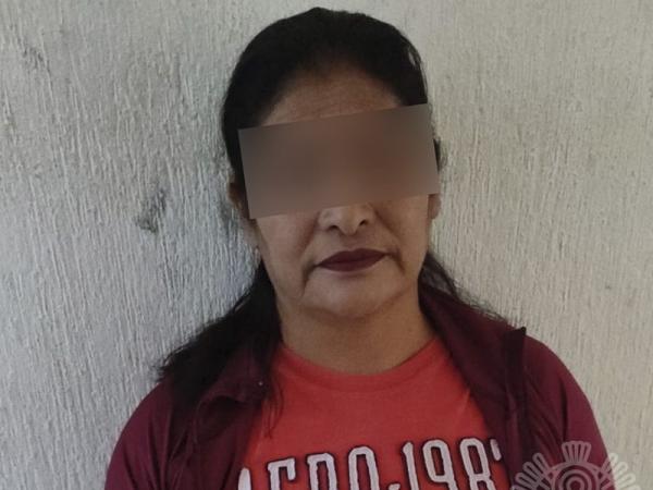 Por intentar sobornar a custodio del Centro Penitenciario Puebla, mujer es detenida