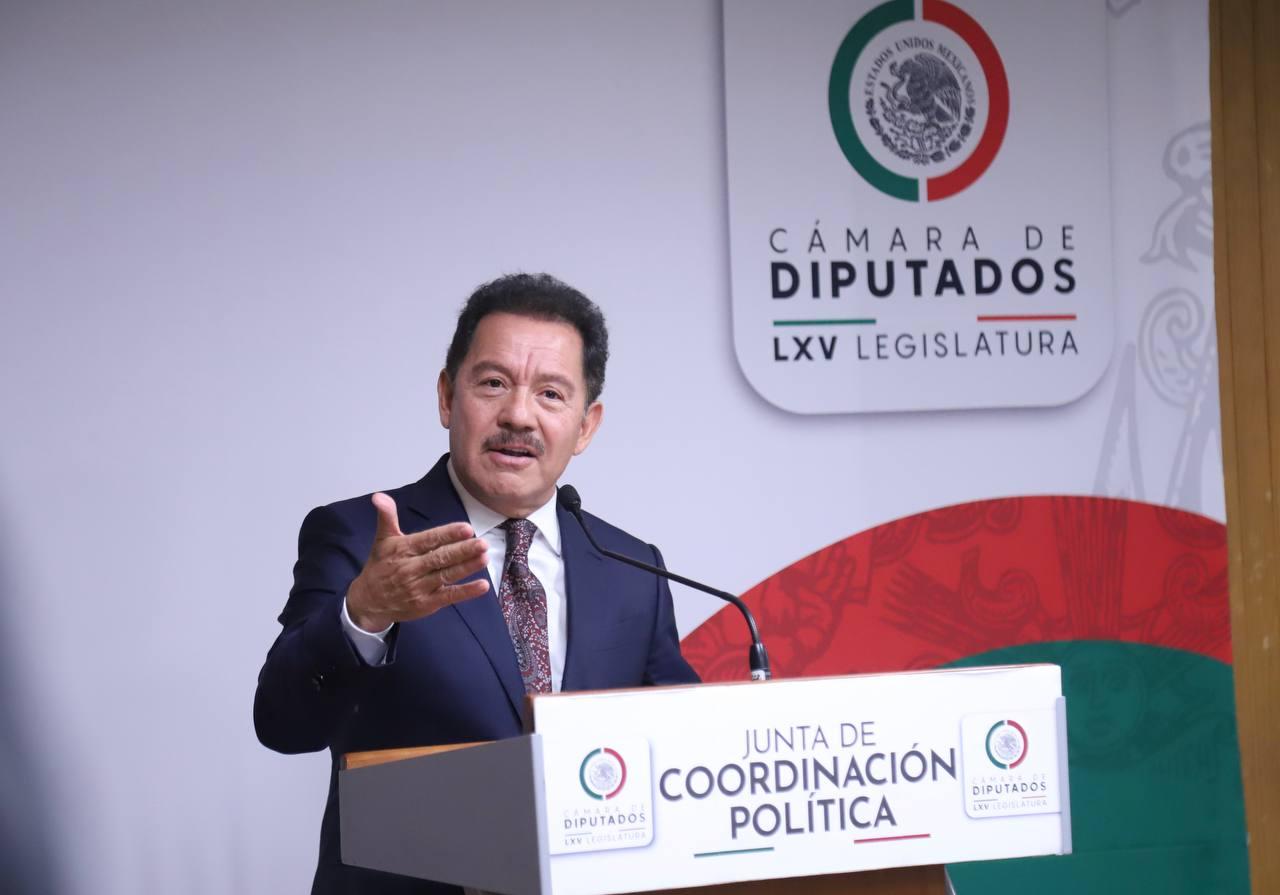 No hay mucho profesionalismo, y don Ignacio Mier no sirve para eso, que se ponga a estudiar, dice Barbosa tras fracaso del Diputado Federal en el Plan B dé la Reforma Electoral