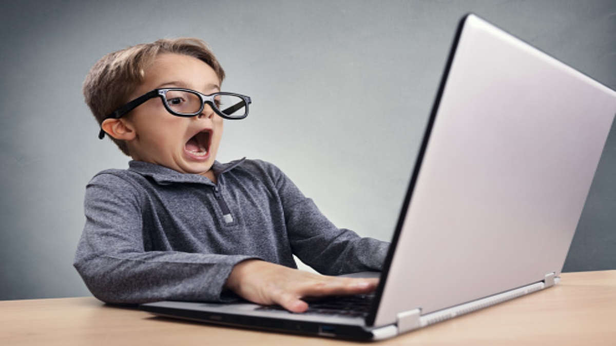 ¡Cuídalos! Tips para proteger a tus hijos en el mundo virtual y real