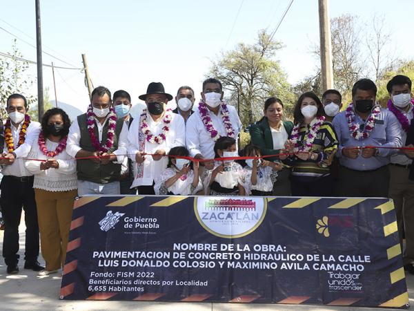 Para mejorar movilidad, gobierno estatal inaugura pavimentación de calles en Zacatlán