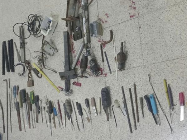 Tras operativo en penal de San Miguel encuentran 2 mil objetos prohibidos