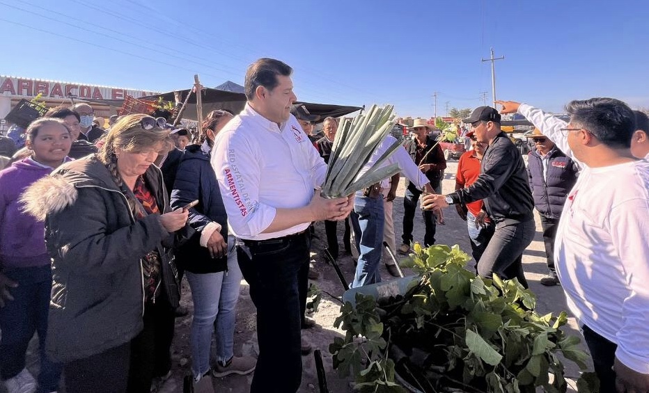 Armenta entrega de magueyes en la mixteca para el mejor aprovechamiento de nuestros recursos naturales
