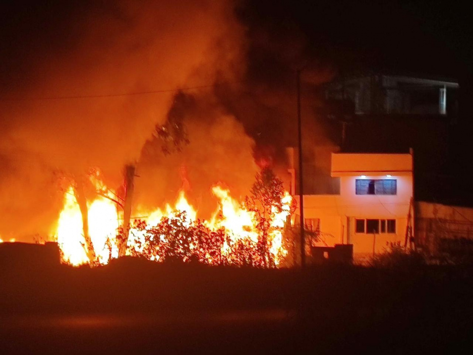 Incendio consume vivienda en San Jerónimo Caleras
