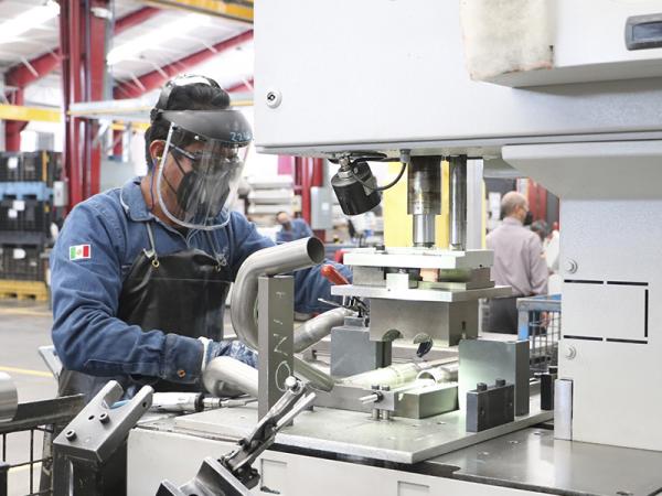 Puebla, tercer lugar nacional en valor de ventas en manufactureras en 2022: Economía