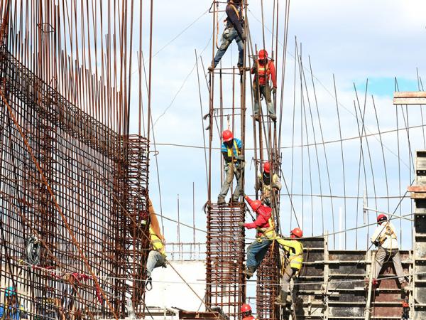 Crece en más del 10% actividad industrial de Puebla: Economía