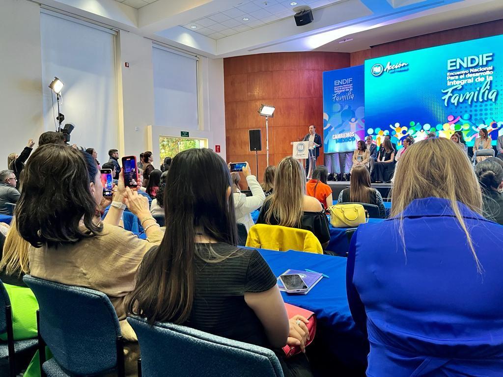Participa María de la Barreda en el Primer Encuentro Nacional para el Desarrollo Integral de la Familia