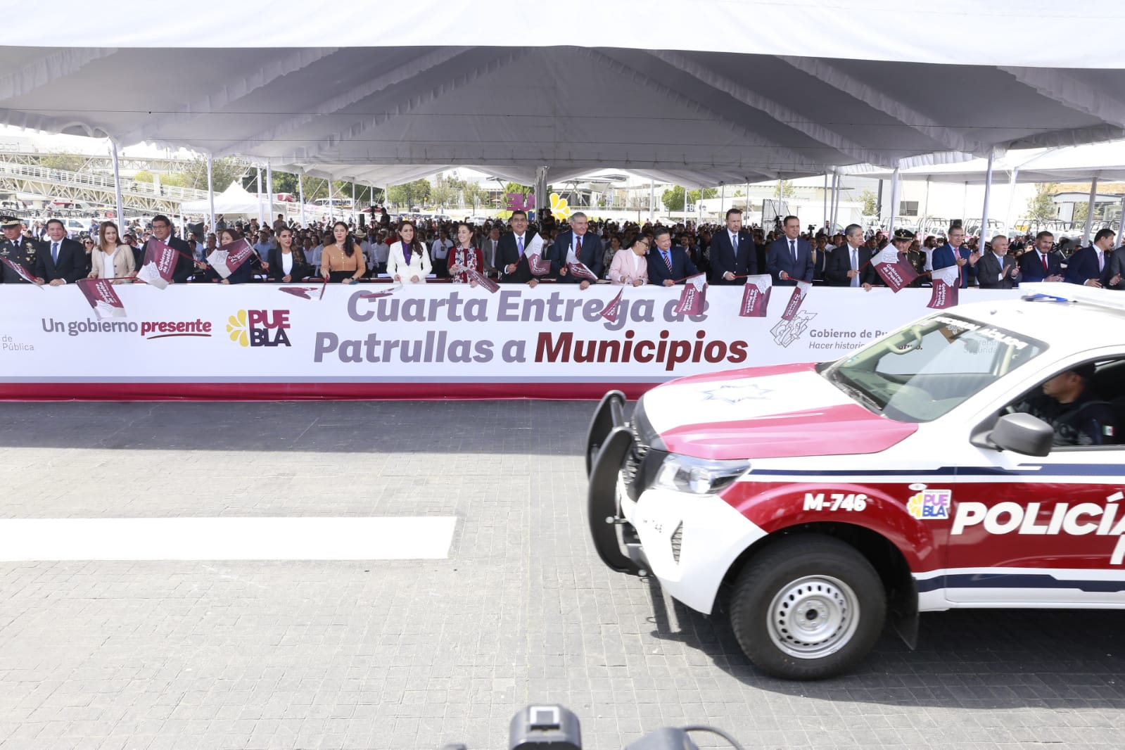 Refrenda gobierno de Puebla compromiso con la seguridad, entrega 500 patrullas a municipios