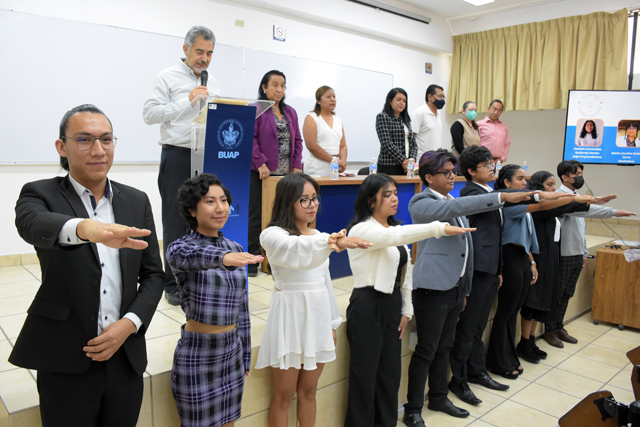 Toman protesta los grupos estudiantiles Descubriendo pequeños científicos e Innovando Con-ciencia