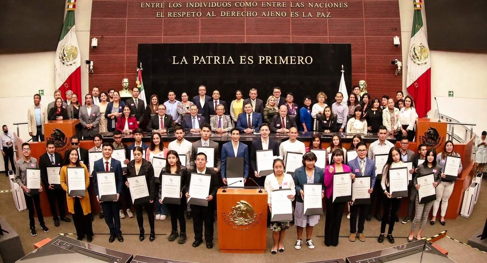 Entrega Armenta reconocimientos por amor al deporte&nbsp;