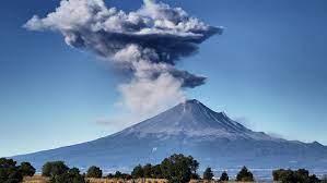 Reporta CENAPRED que las explosiones del Popocatépetl son por formación y destrucción de domos internos