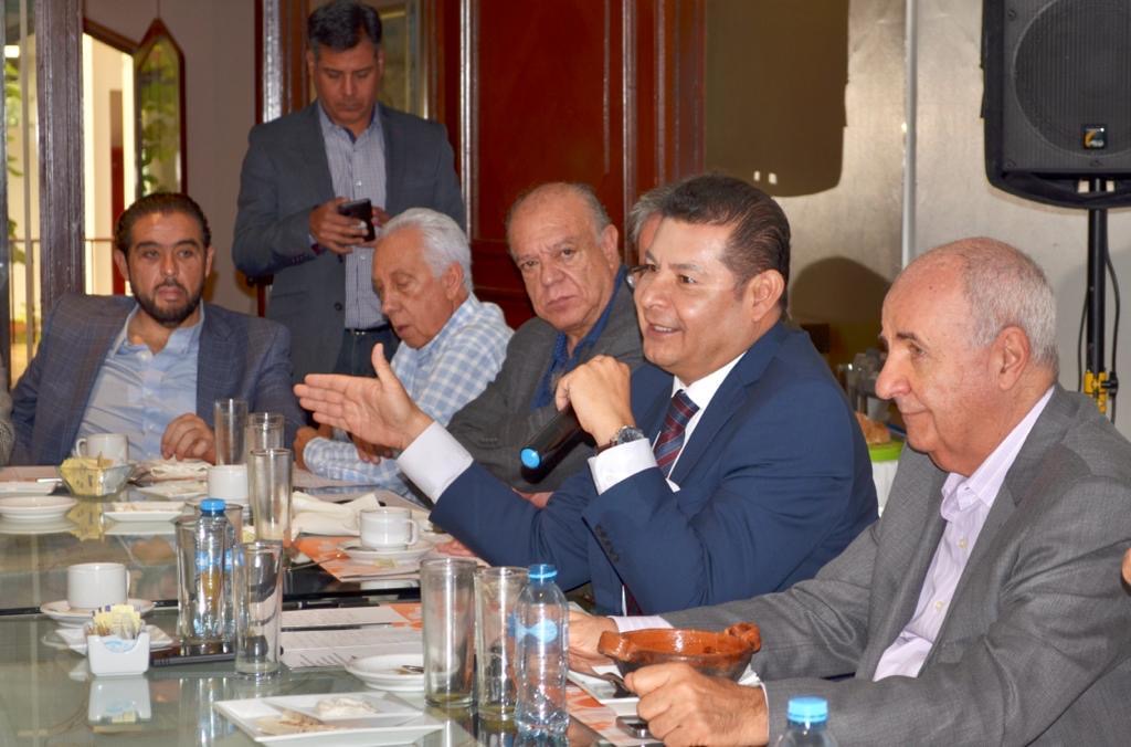 Yo me la juego con empresarios poblanos: Armenta