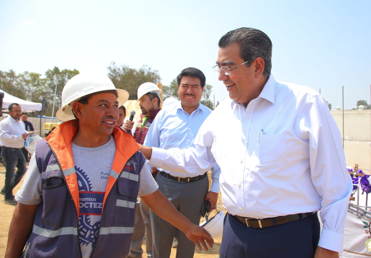 Destaca Sergio Salomón papel de los trabajadores de la construcción en la economía poblana
