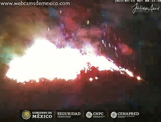 En 24 horas el Popocatépetl registra 13 explosiones; cae ceniza en diferentes municipios de Puebla