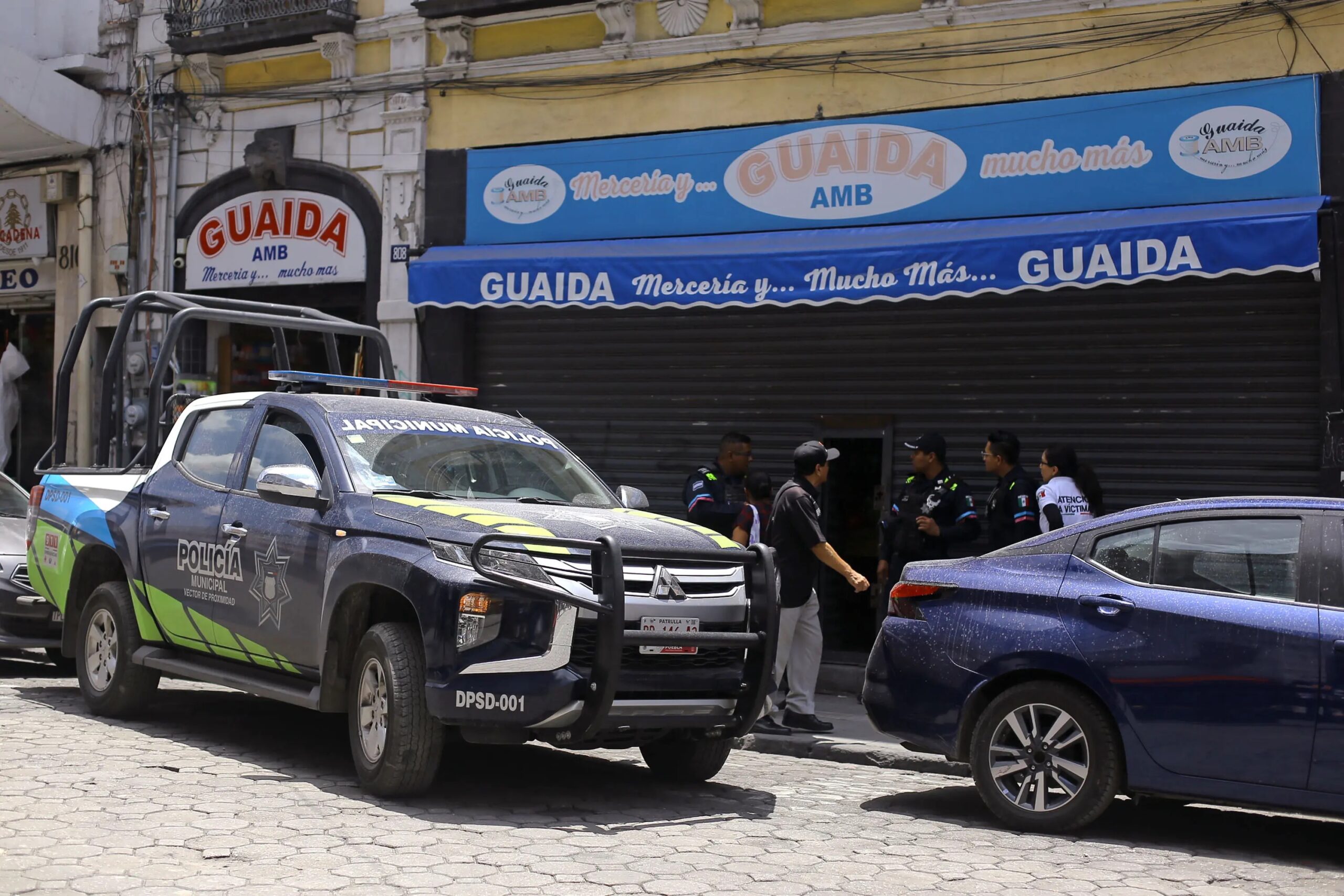 Asalto a mercería en Centro Histórico de Puebla deja un hombre baleado