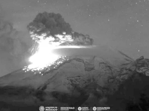 Volcán Popocatépetl continúa emitiendo exhalaciones sin representar mayor riesgo a población