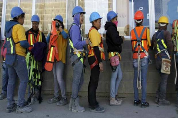 Disminuye ligeramente informalidad laboral en Puebla