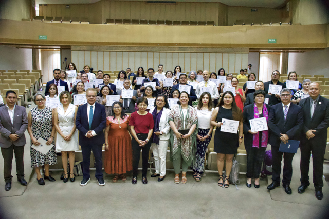 Encabeza Cedillo graduación de diplomado sobre calidad de programas educativos en la BUAP