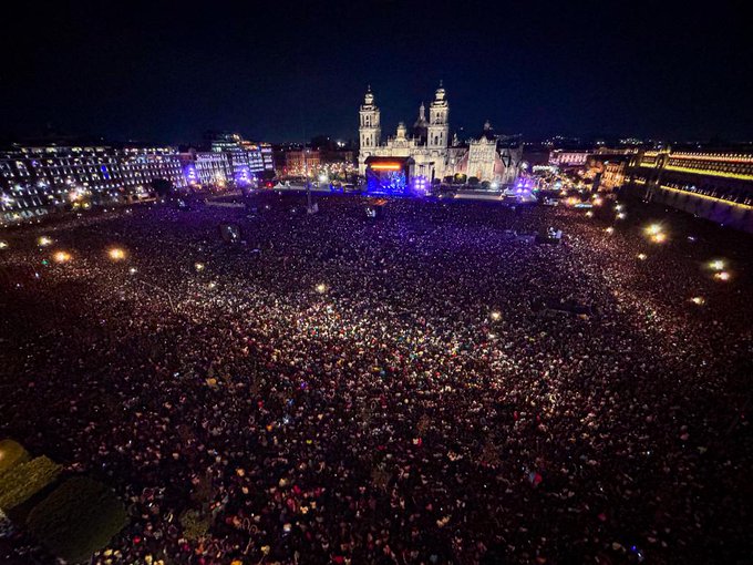 Los Fabulosos Cadillacs reúnen a 300 mil personas en el Zócalo de la Ciudad de México